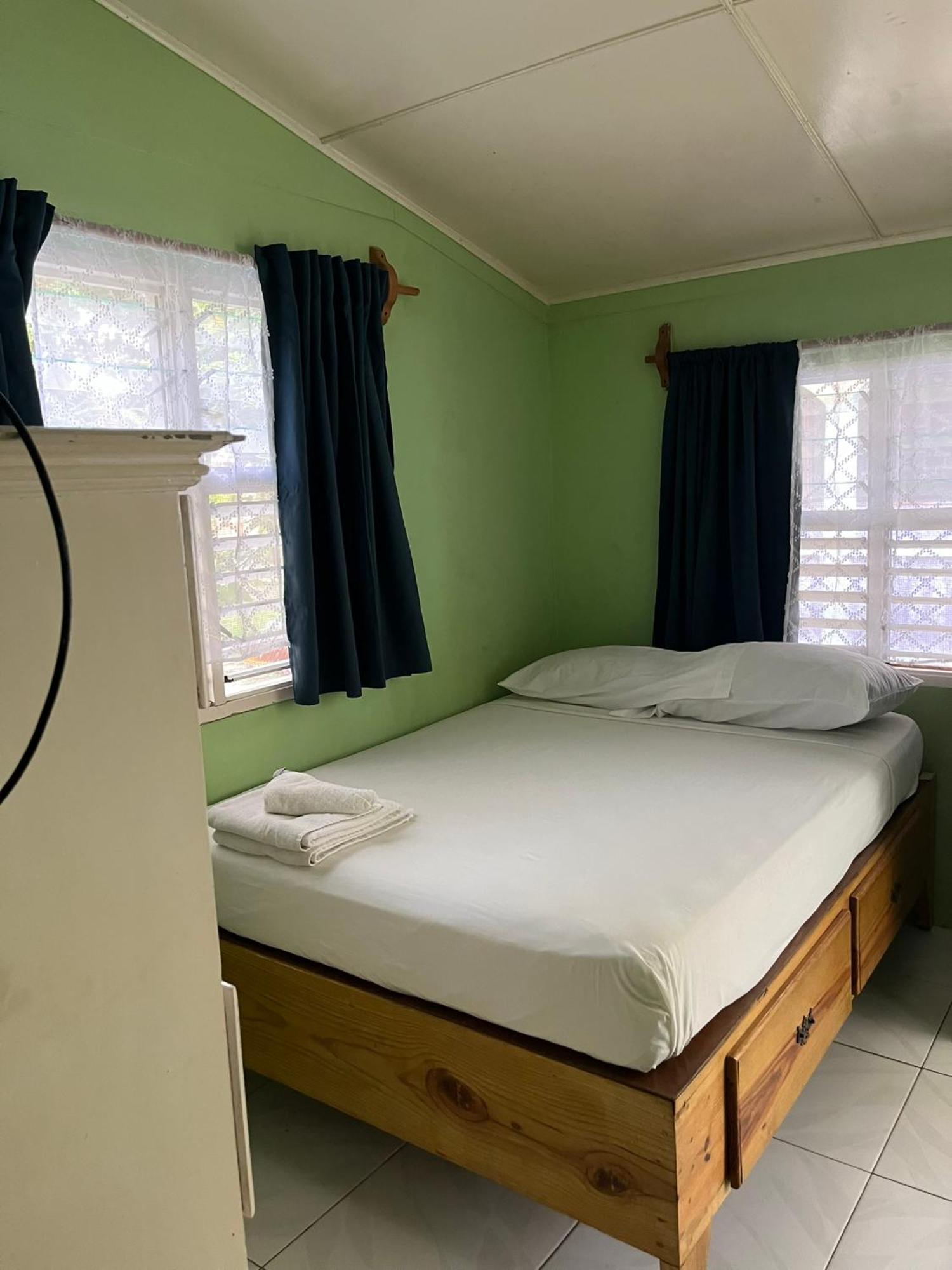Andre'S Guest House Negril Esterno foto